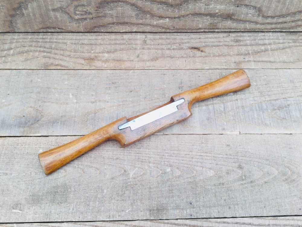Vintage Beechwood Spokeshave - 2 &frac14;" Cutter