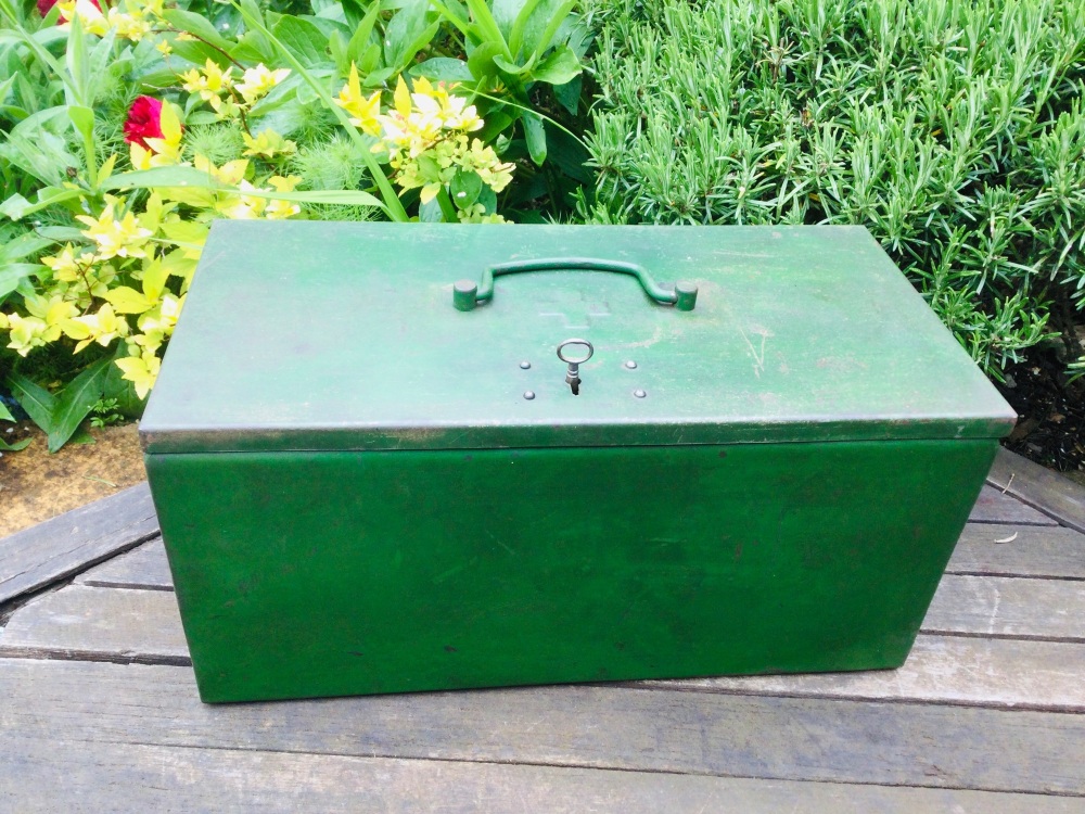 Vintage Metal First Aid Large Tin Box With Lock& Key