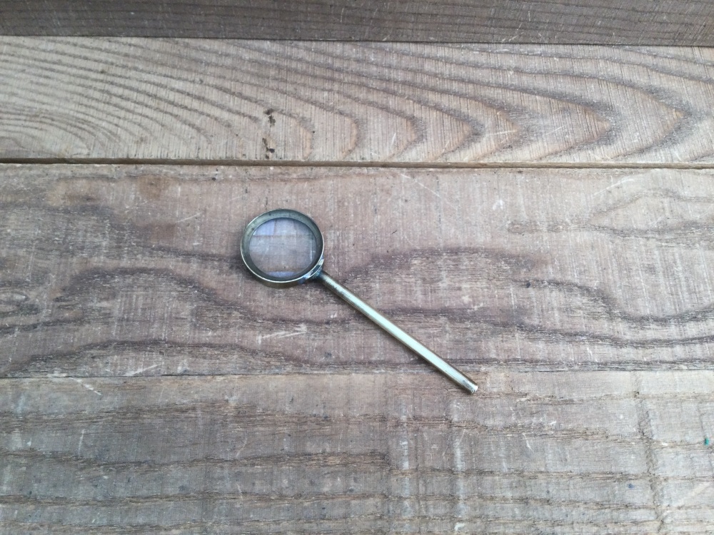 Vintage Small Magnifying Glass With Brass Coloured Metal Stem Handle