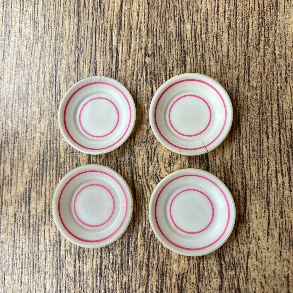 Sindy Doll 4 White Side Plates With Pink Line Pedigree Kitchen Accessories
