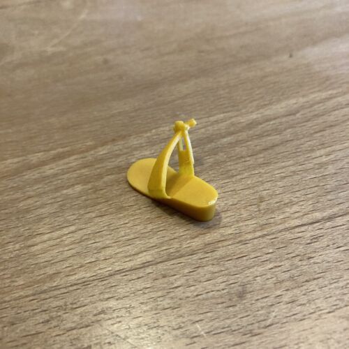 Vintage Sindy Doll 1970 Mustard Daisy Single Sandal excellent condition Pedigree