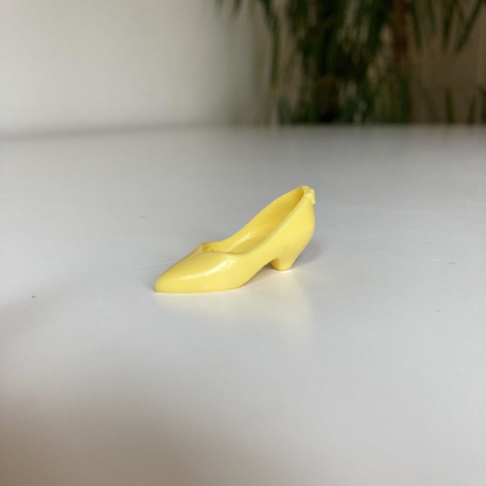 Sindy Doll Shoes Single City Girl Kitten Heel with Bow Lemon Yellow Odd Shoe 80s
