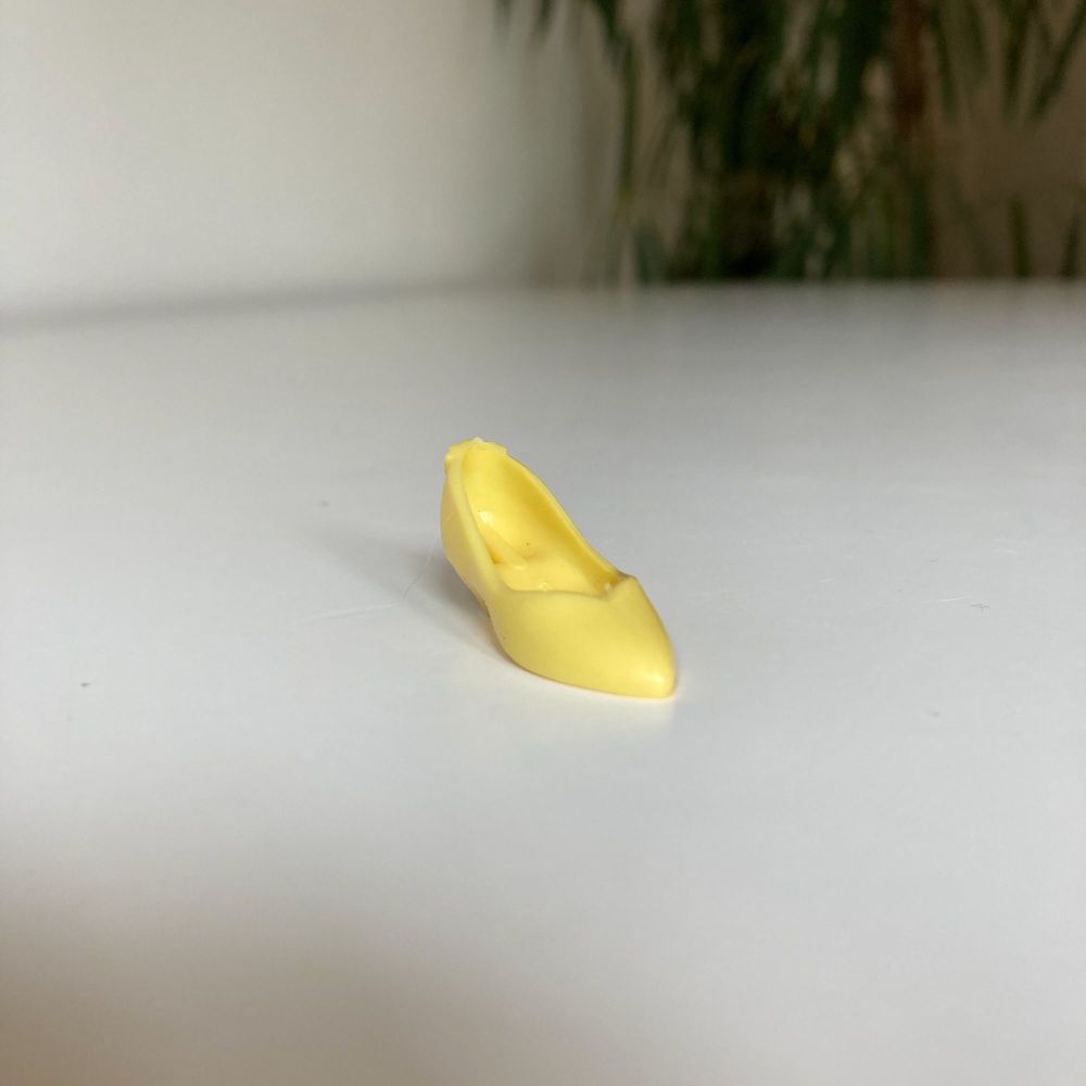 Sindy Doll Shoes Single City Girl Kitten Heel with Bow Lemon Yellow Odd Shoe 80s