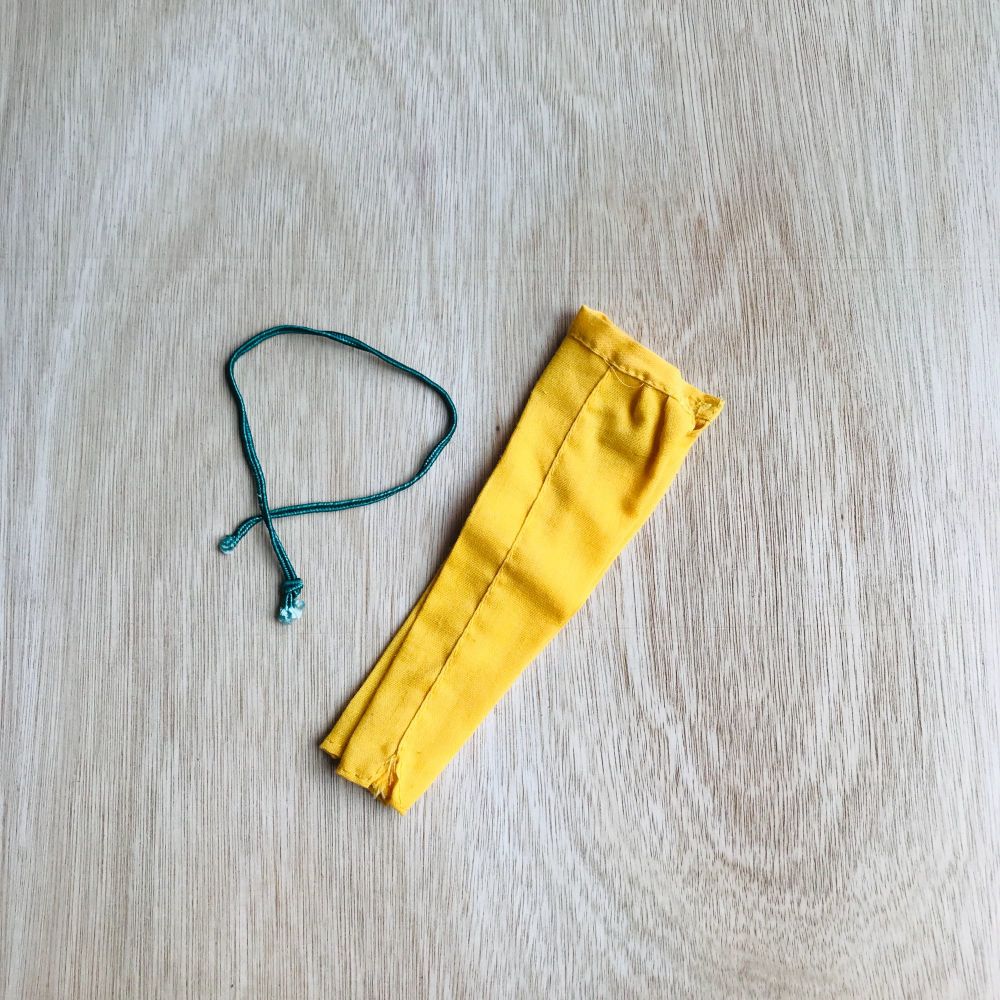 Sindy Pedigree 43063 Fantasia Outfit Yellow Trousers & Green Cord Belt