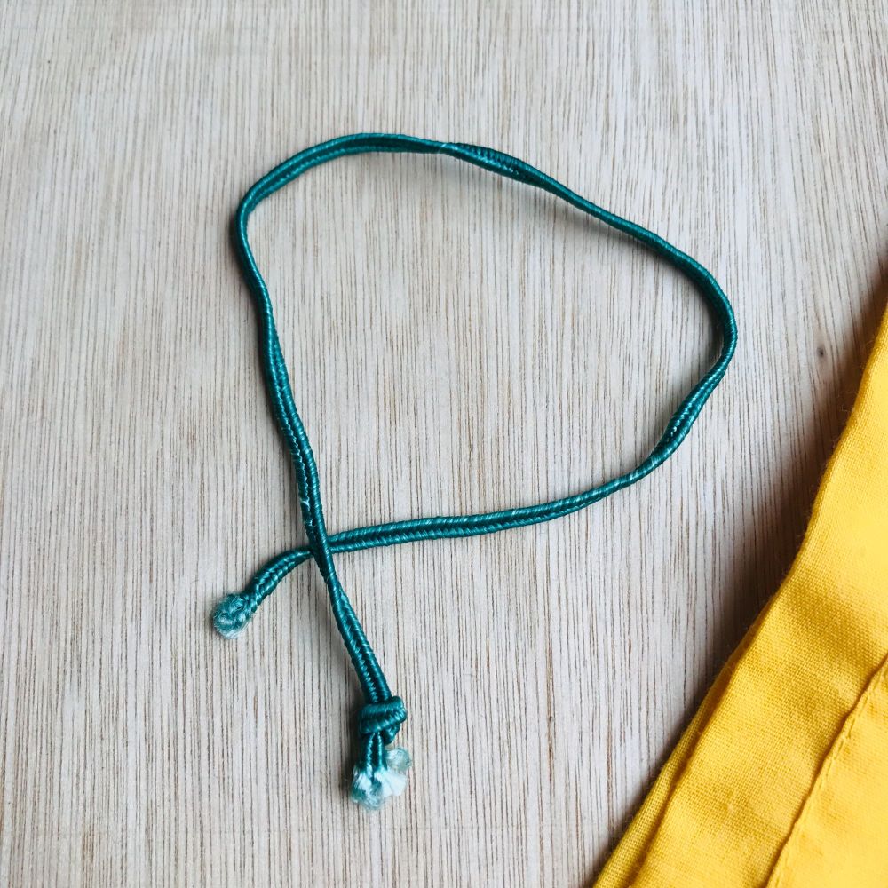 Sindy Pedigree 43063 Fantasia Outfit Yellow Trousers & Green Cord Belt