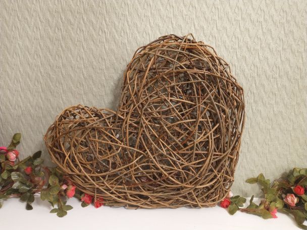 Willow heart sculpture (made to order)