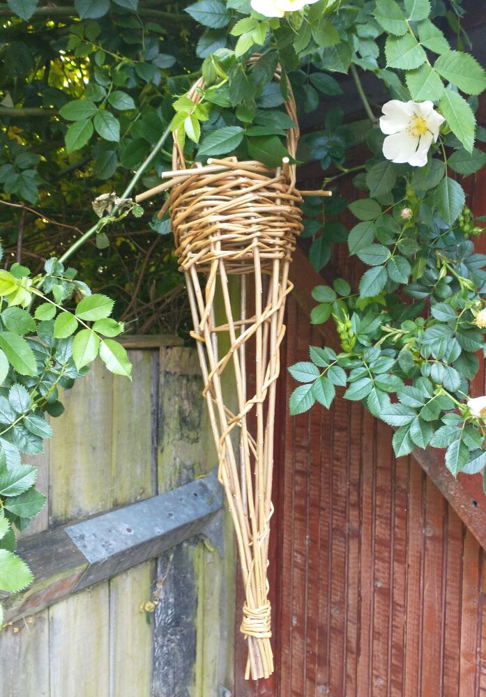Willow birdfeeder/holder for garlic and other nice things