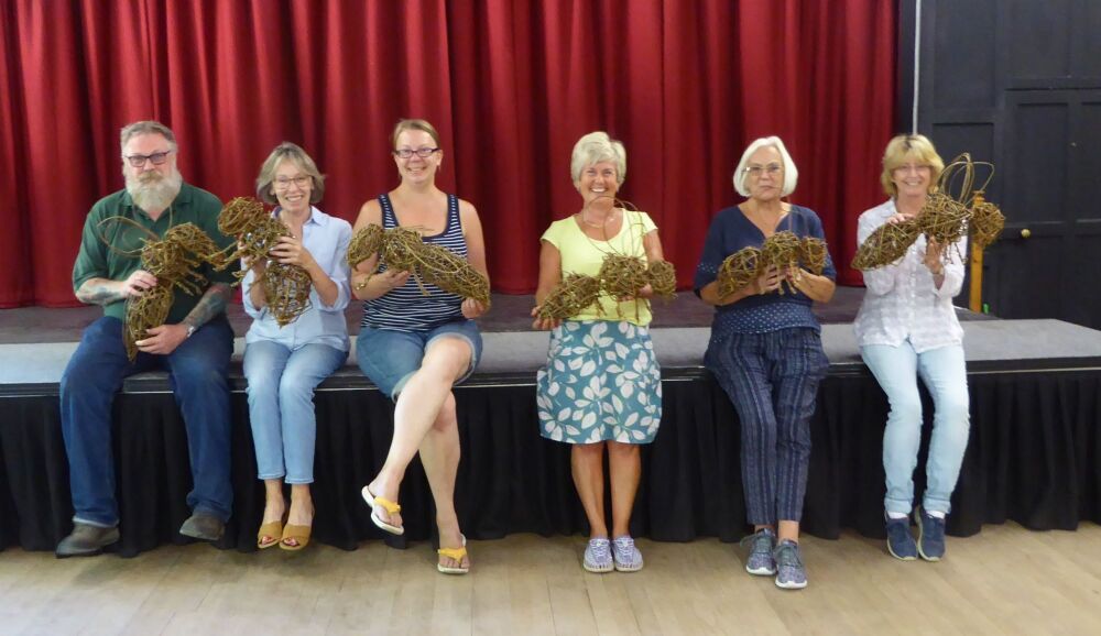 Willow bee sculpture workshop Portchester 25th April