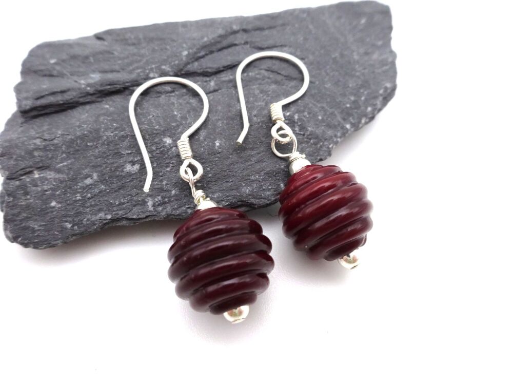 dark red ribbed