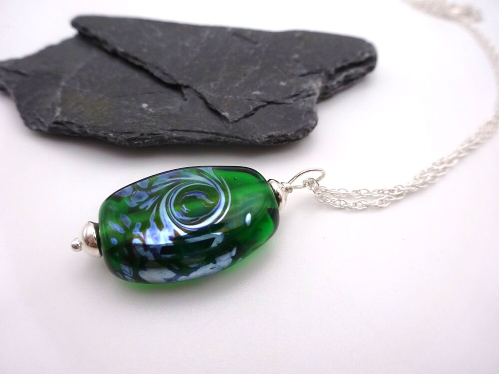 emerald green silver swirl pendant