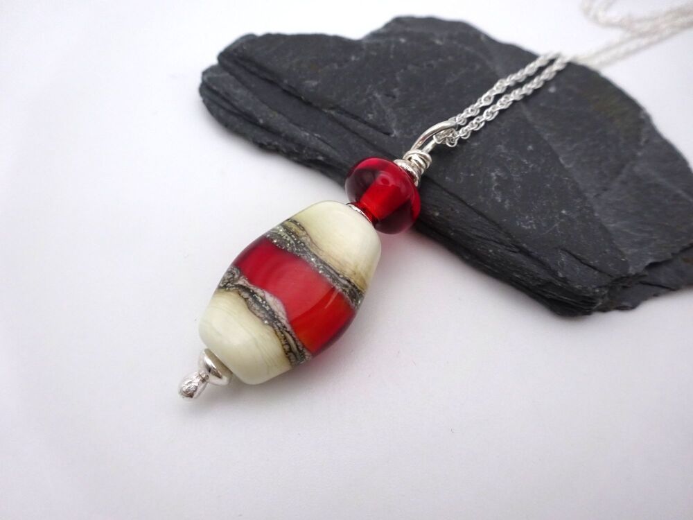 red sands oval pendant