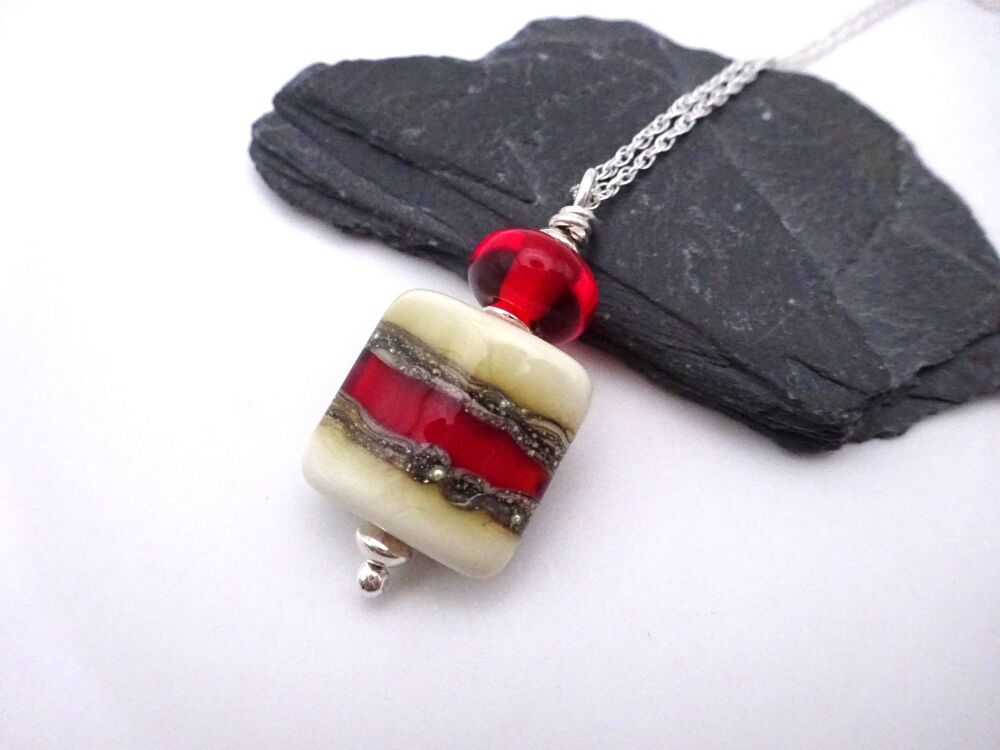 red sands pillow pendant