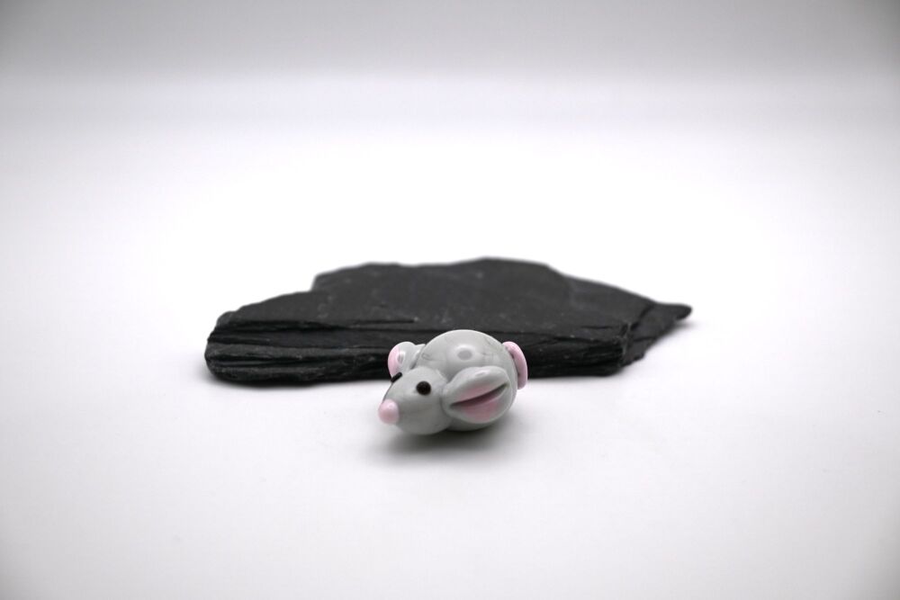 grey mouse