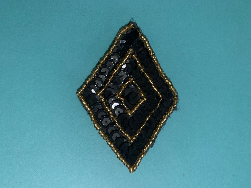 Black & Gold diamond shape motif  4 in pack