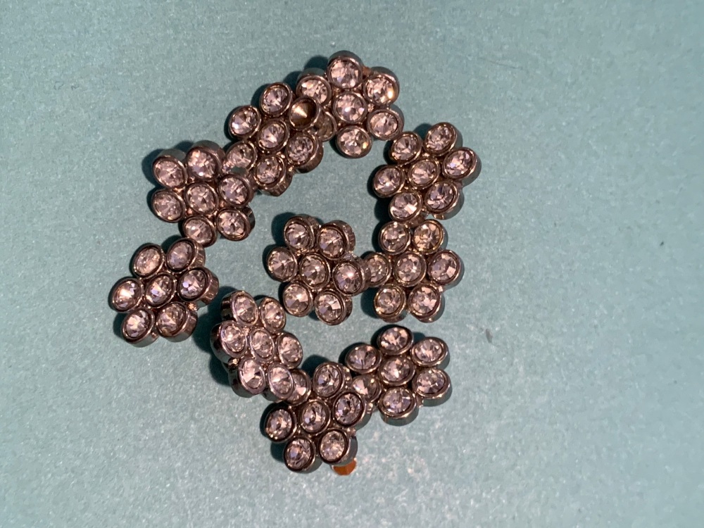 Diamanté  & Silver  Buttons 40p each