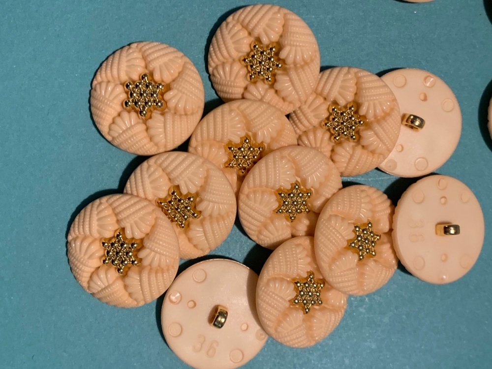Peach and Gold Bead Button 6 for 90p