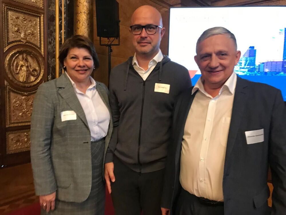 Ð¡Ð»ÐµÐ²Ð° Ð½Ð° Ð¿Ñ€Ð°Ð²Ð¾ Ð“Ð°Ð»Ð¸Ð½Ð° Ð“Ð¾Ð½Ñ‡Ð°Ñ€ÐµÐ½ÐºÐ¾ Ð˜Ð»ÑŒÑ ÐŸÐ¾Ð»Ð¸Ñ‚ÐºÐ¾Ð²ÑÐºÐ¸Ð¹ Ð¸ ÐÐ»ÐµÐºÑÐ°Ð½Ð´Ñ€ Ð“Ð¾Ð½Ñ‡Ð°Ñ€ÐµÐ½ÐºÐ¾