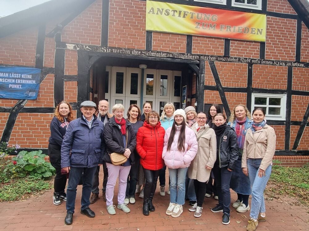 ÐоллекÑивное ÑоÑо Ñ Ñ
озÑевами ÐнÑивоенного дома по оконÑÐ°Ð½Ð¸Ñ ÑеминаÑа ÐоллекÑивное ÑоÑо Ñ Ñ
озÑевами ÐнÑивоенного дома по оконÑÐ°Ð½Ð¸Ñ ÑеминаÑа