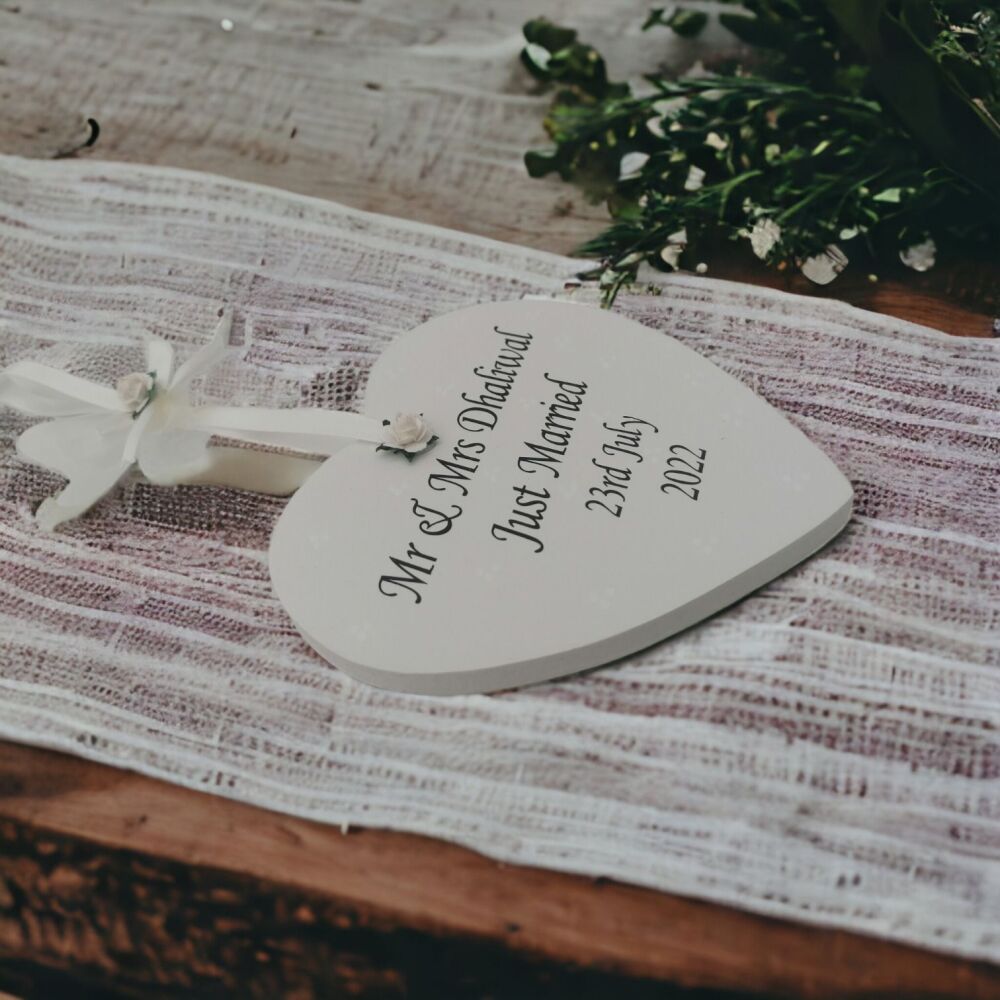 27 Wedding Gift Ideas to Stun Your Newlywed Friends | Diy wedding gifts, Handmade  wedding gifts, Wedding gifts