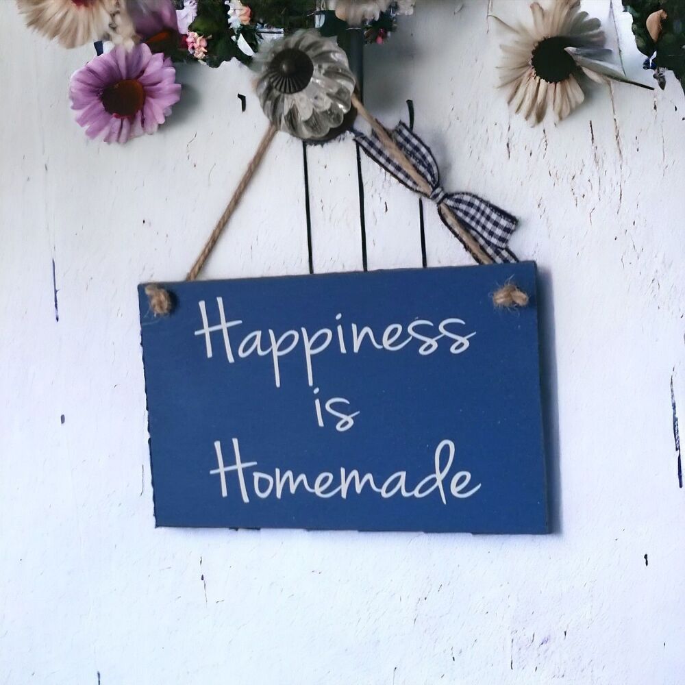 Handcrafted Cute Inspirational Wooden Plaque - Happiness Is Homemade