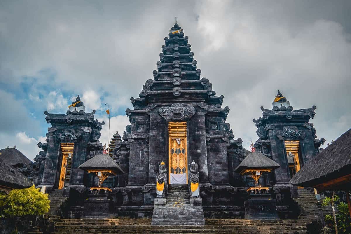 Pura-Besakih-Temple-3.jpg