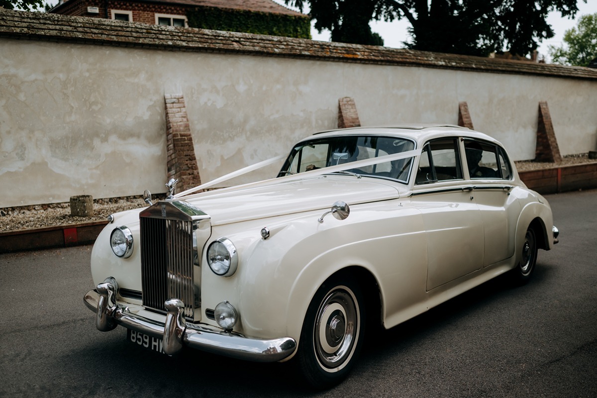 Sarah & Richard (White Chalet Studio)