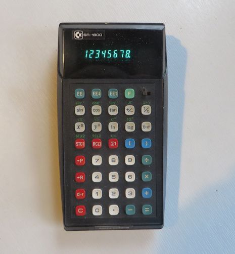 COMMODORE CALCULATOR SR-1800