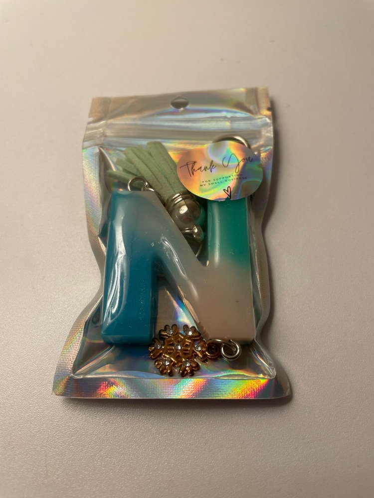 Letter ‘N’ with snowflake charm (removable)
