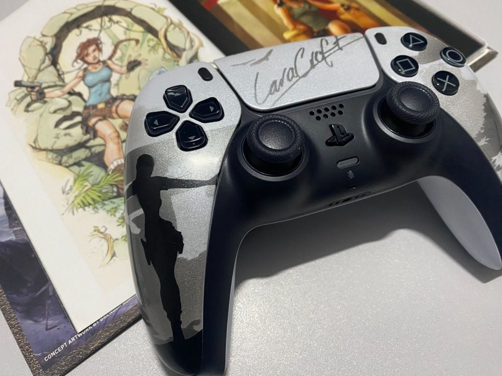 Sony DualSense Custom Controller - Tomb Raider Lara Croft (PS5)