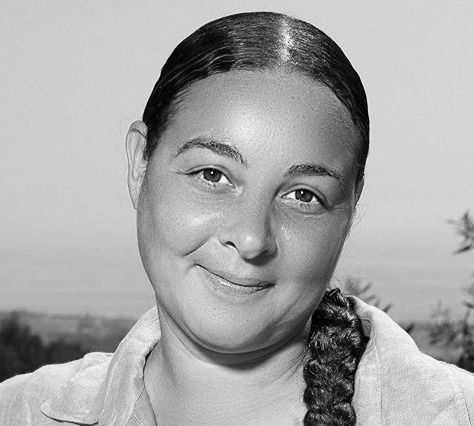 Rachel Brogan operator at Davison & Brogan gin Frigiliana