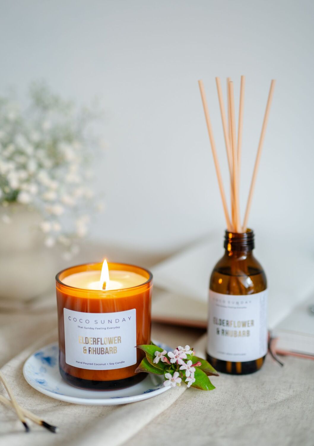 <!-- 005 --> Elderflower & Rhubarb 135ml Luxury Reed Diffuser
