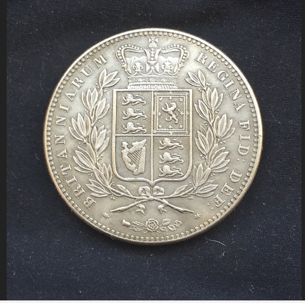 Victoria *1844* Crown