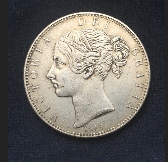 Victoria *1845* Crown