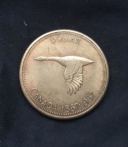 Elizabeth 11 *1967* Canadian Dollar - Canada Goose