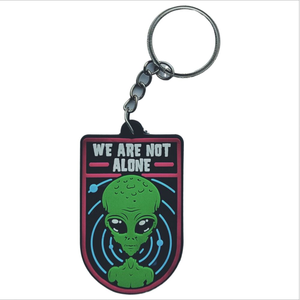 We Are Not Alone Keychain Area 51 Alien Conspiracy Theory Bag Tag Rubber Keyring Car Key Split Ring Holder Chain Luggage Fob Suitcase Identification