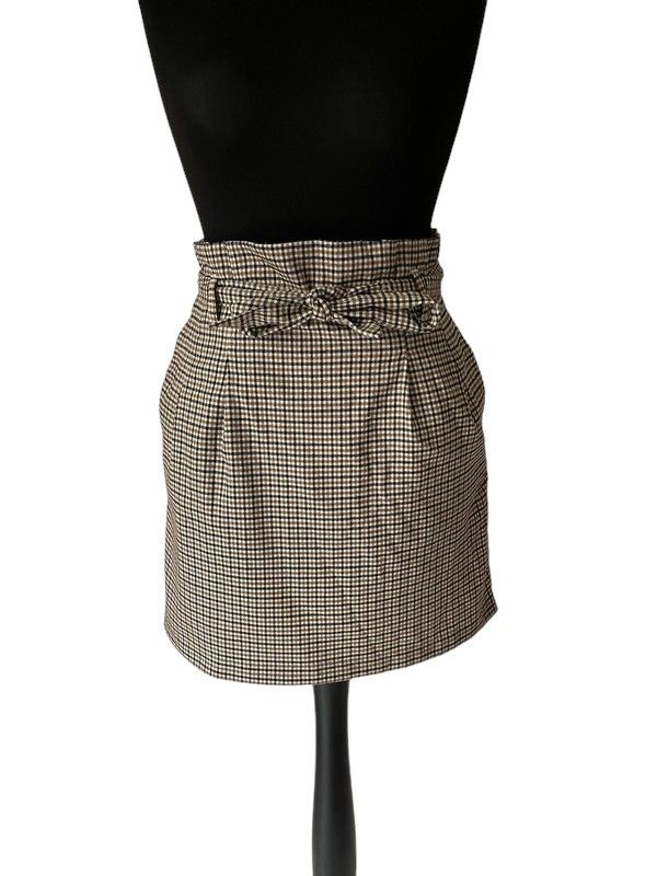 New Look petite size 8 beige check mini skirt with pockets