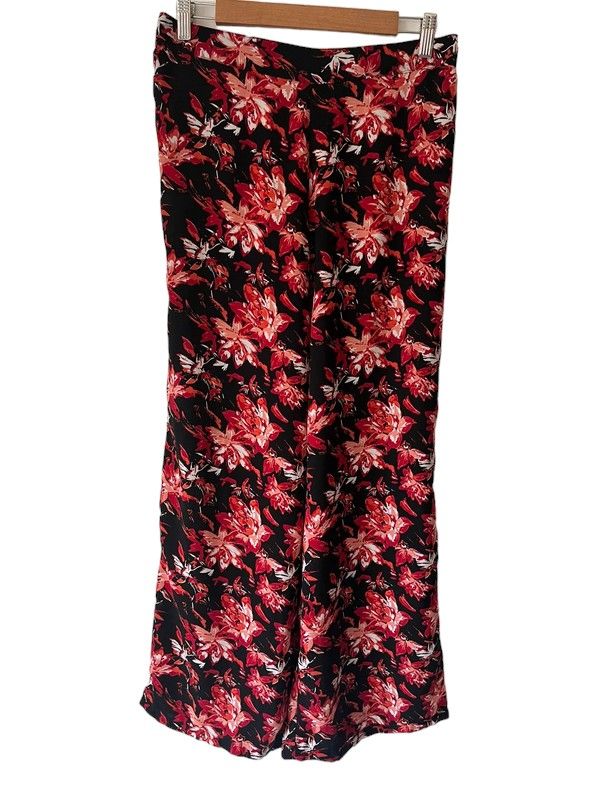 Be You Size 12-14 red & black floral print wide leg trousers