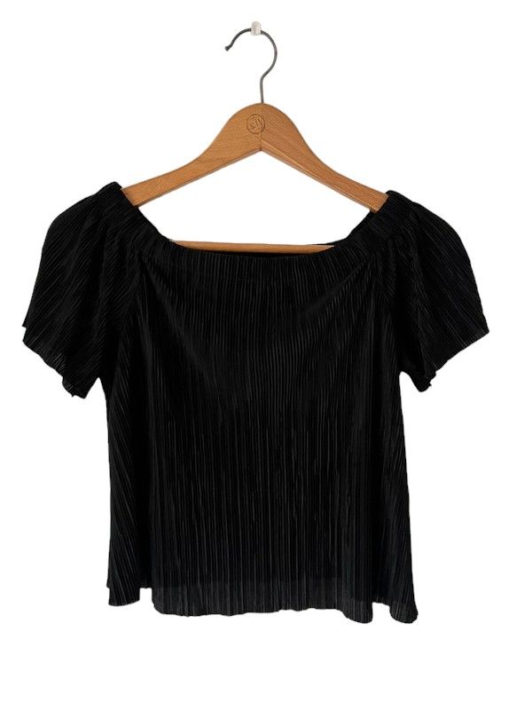 New look size 6 black off the shoulder top
