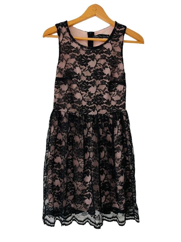 Mela Loves Size 8 black lace fit and flare dress