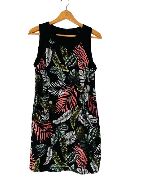 Size 12 black leaf print sleeveless knee length dress