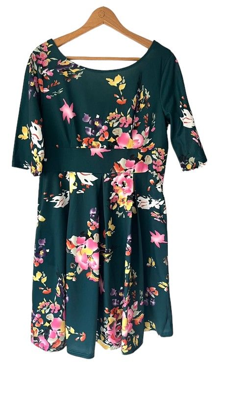 New Without Tags Size 18 beautiful floral print half sleeve fit & flare dress