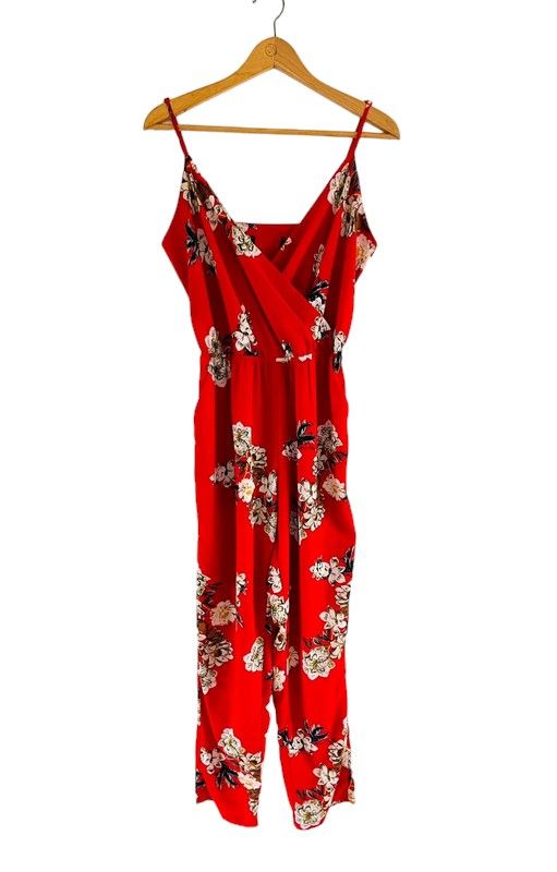 Cameo Rose size 10 beautiful red floral print jumpsuit