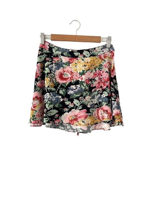 Zara size M (waist) floral print short summer skirt