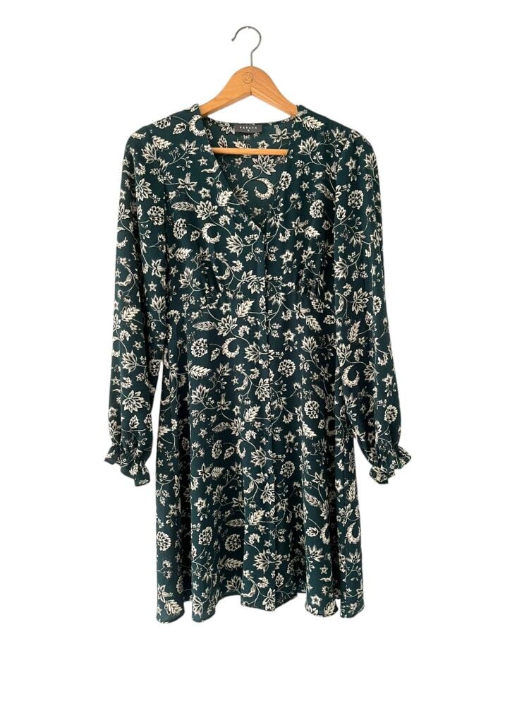 Papaya size 8 green long sleeve, floral print knee length dress