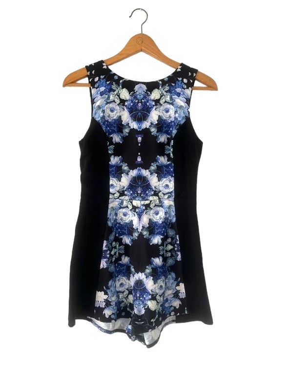 Temt size 8 sleeveless floral print playsuit