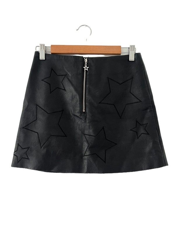 H&M size 8 faux leather star print mini skirt