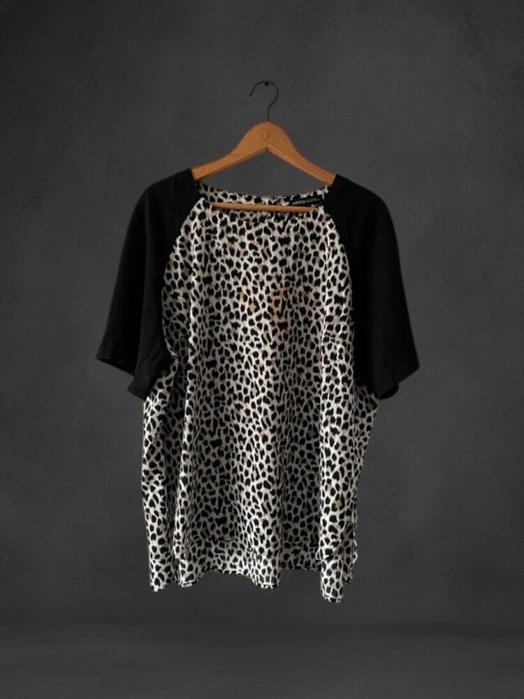 Capsule Size 26 Animal Print Short sleeve Top