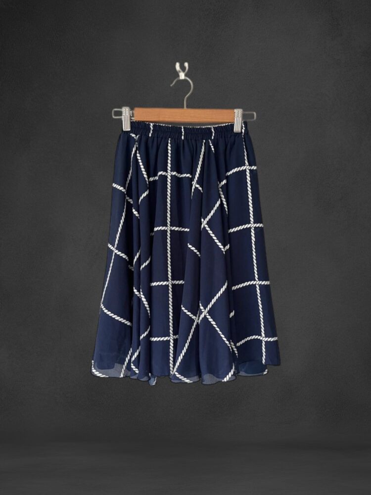 Chicwish size 6-8 navy blue rope print knee length skirt