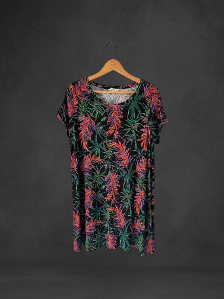 Size 16 leaf print short sleeve shift dress
