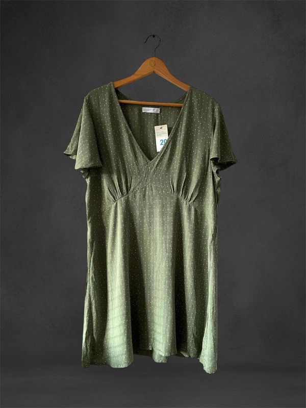 New Size 20 Green small polka dot short sleeve dress